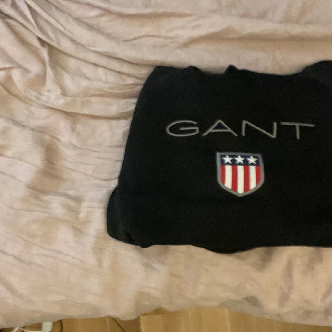 Svart hoodie från GANT - 3