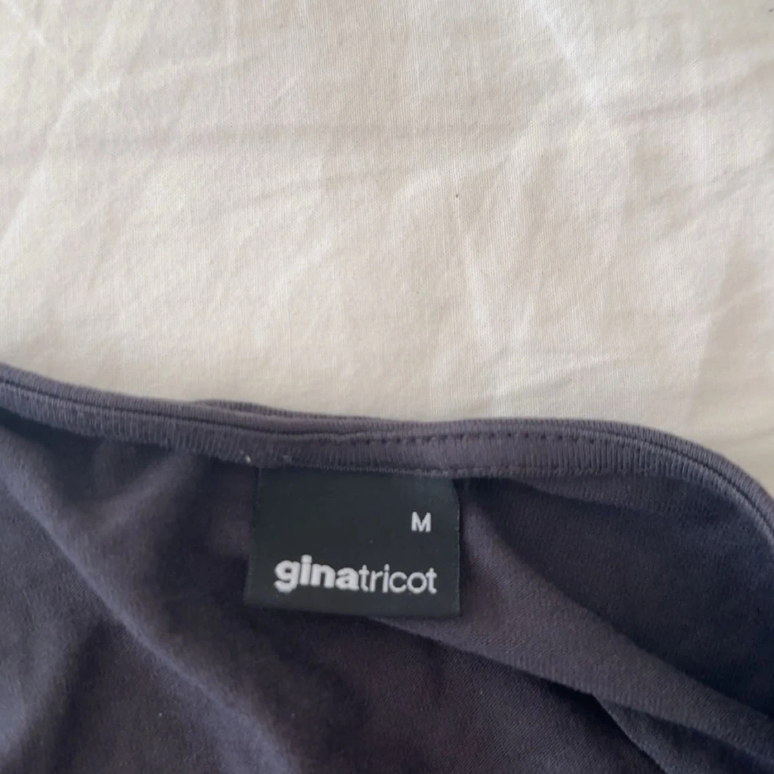 Svart långärmad topp från Gina Tricot - 2