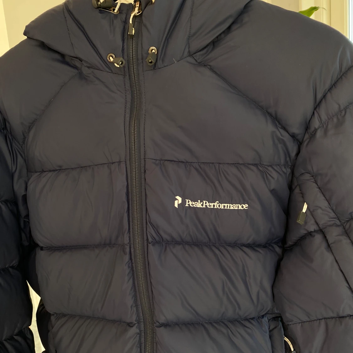 Mörkblå dunjacka från Peak Performance - 2