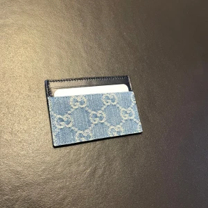Gucci Denim Cardholder  - Helt ny Gucci korthållare. Inga tillbehör medföljer. Ej förhandlingsbart - inga byten