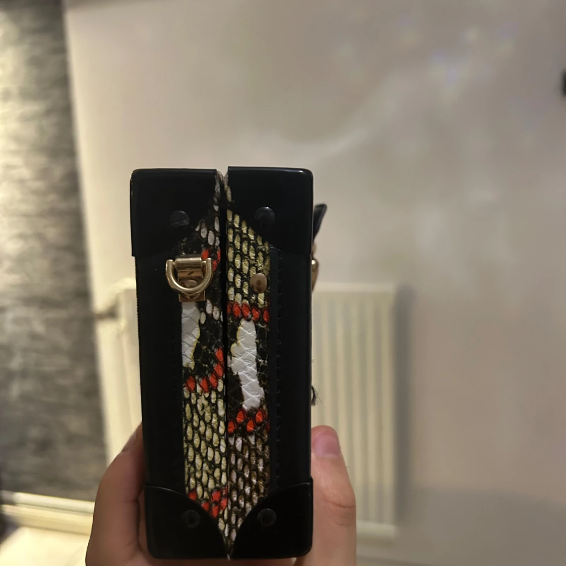 Flerfärgad axelväska med ormmönster - 3