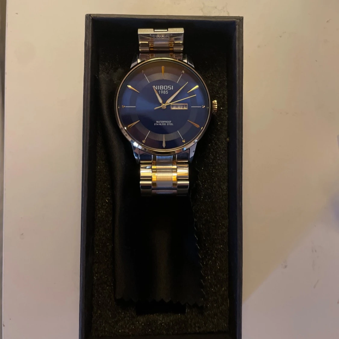 Blå klocka från Nibosi