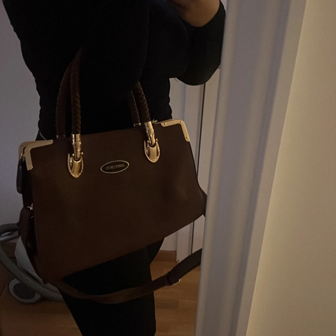 Brun handväska  - 1