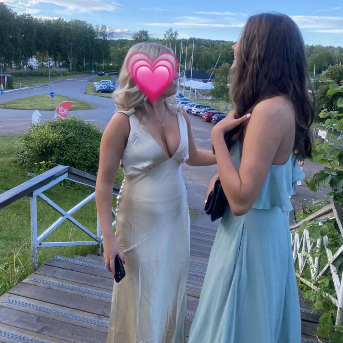 Champagnefärgad långklänning meshki - 2