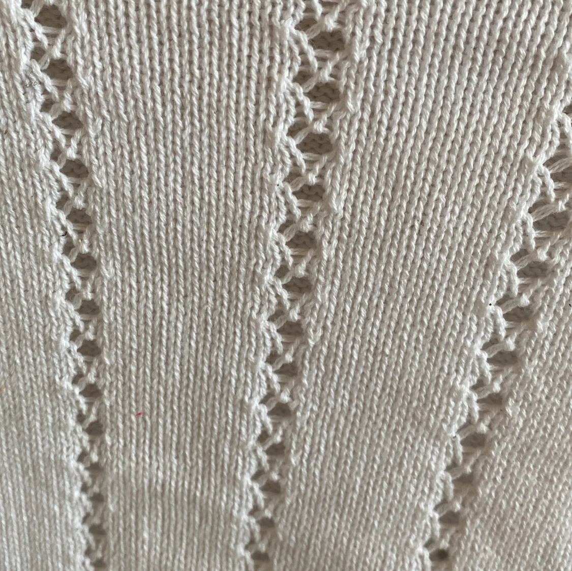 Vit stickad tröja från lager 157 - 1