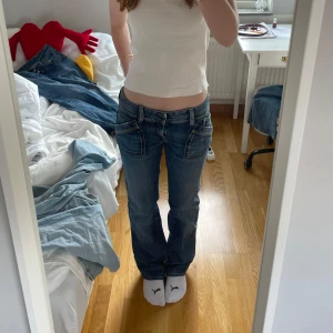 Diesel jeans  - Lågmidjade diesel jeans som jag köpt från Plick. Se sista två bilderna för de slitningarna som finns annars i gott skick. De är storlek W29 L34.