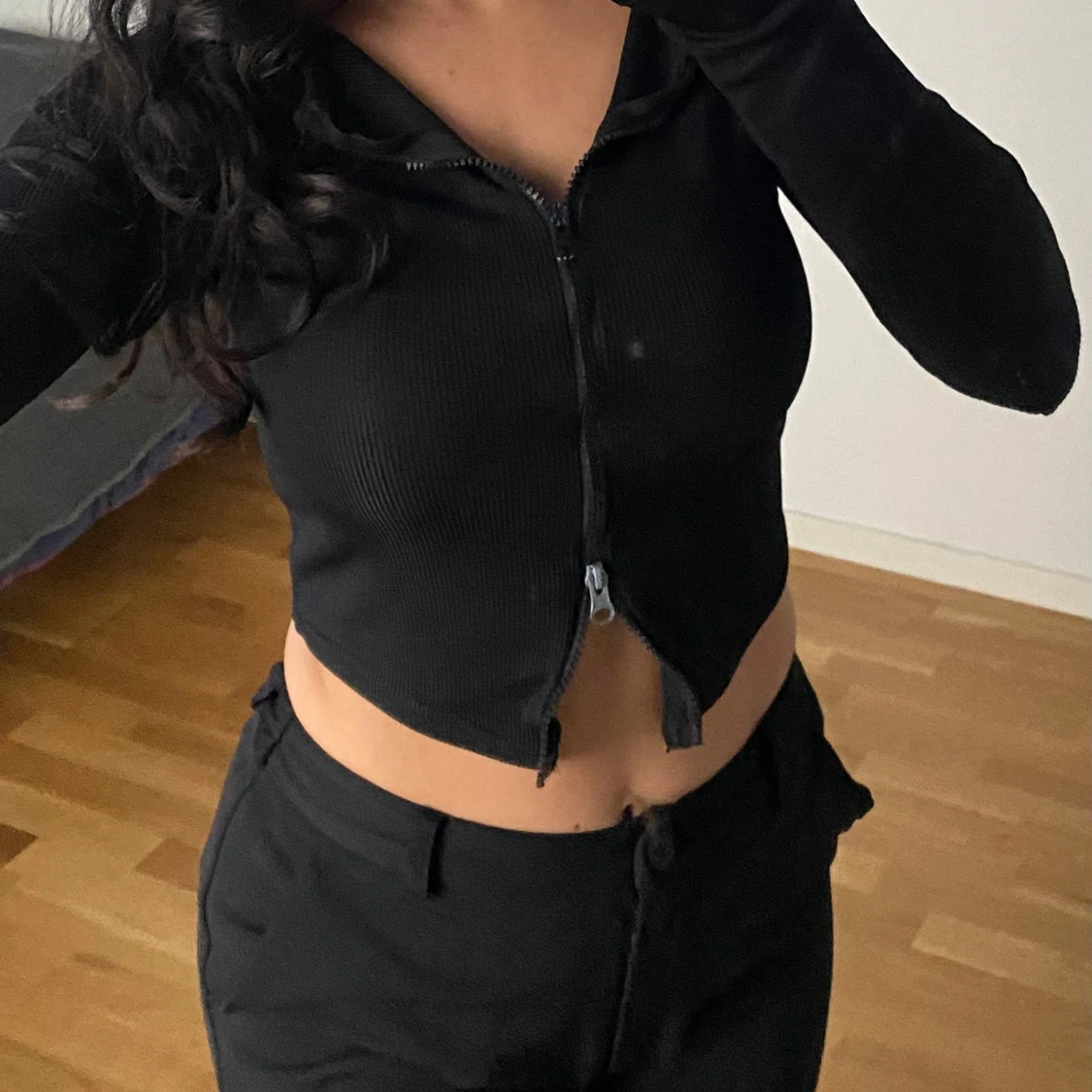 Svart zip up topp - 2