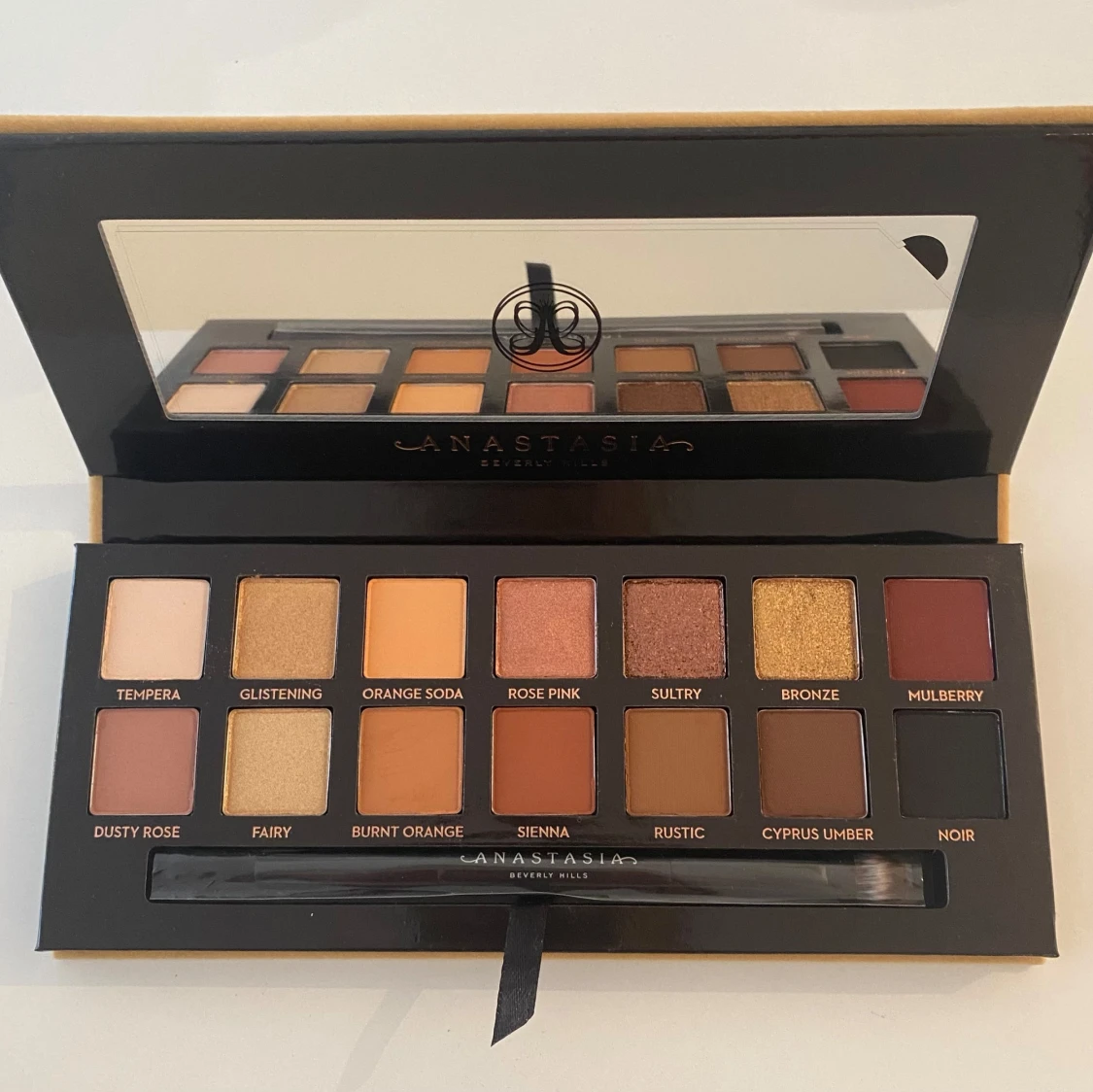 Anastasia Soft Glam ögonskuggspalett - 1