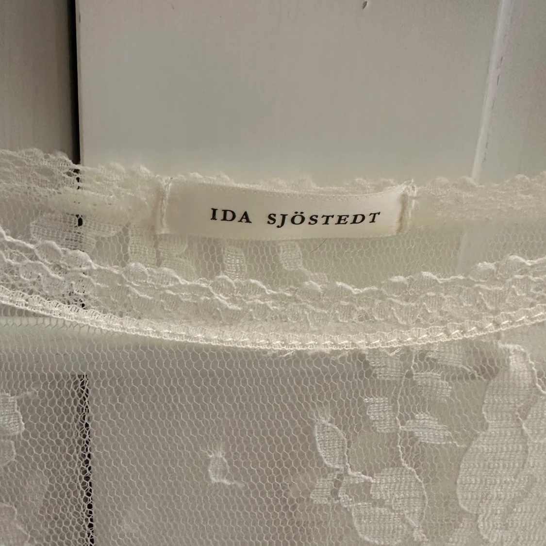 Blommig spetsklänning Ida Sjöstedt - 1