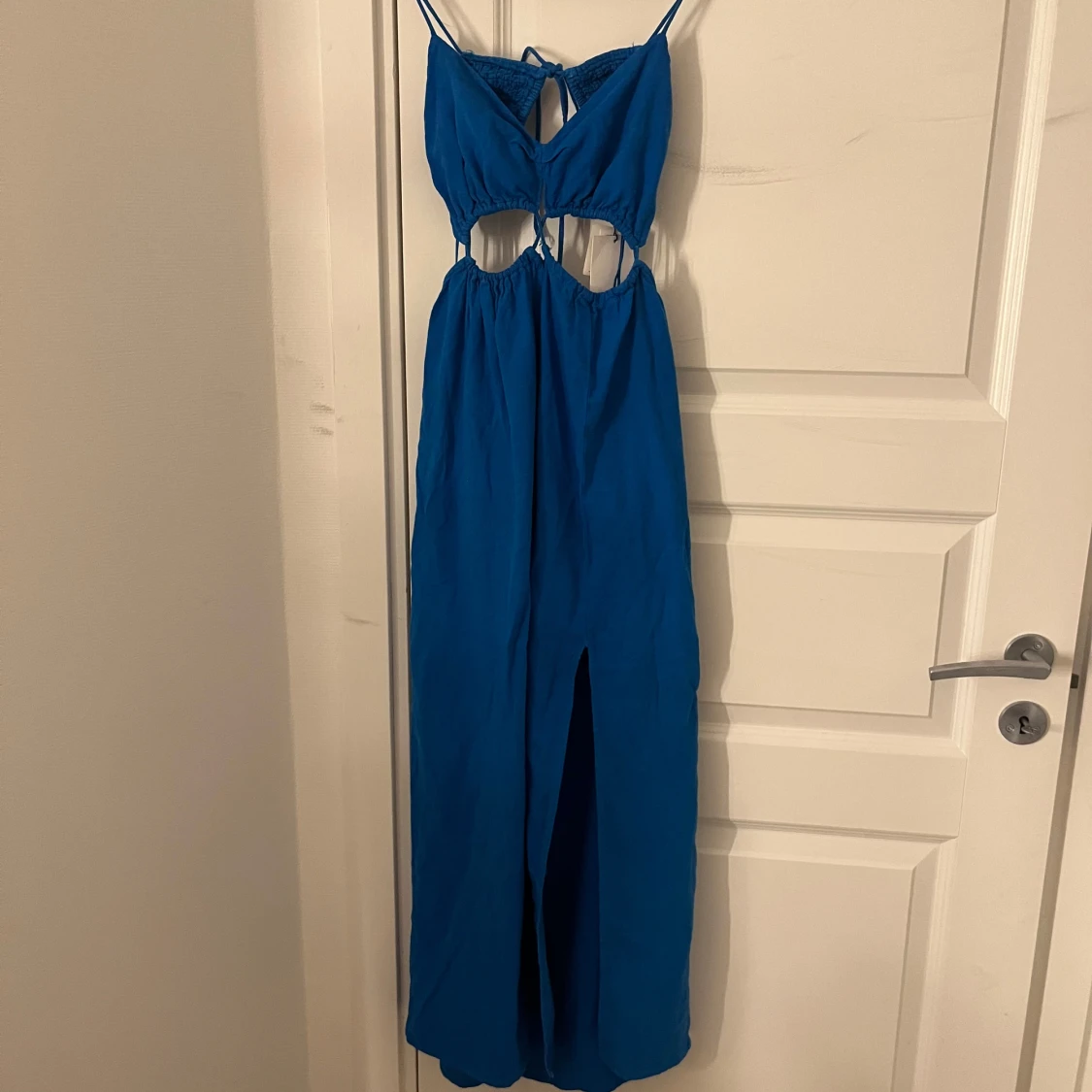 Blå långklänning från Zara