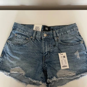 Lågmidjade jeansshorts - Helt oanvända jeansshorts från lager 157, skriv för mått
