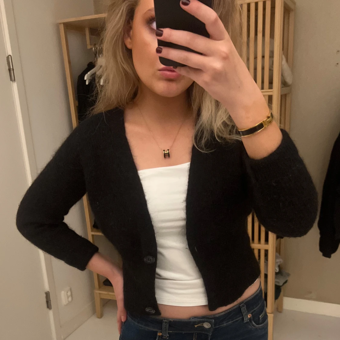 Svart stickad kofta med knappar - 2