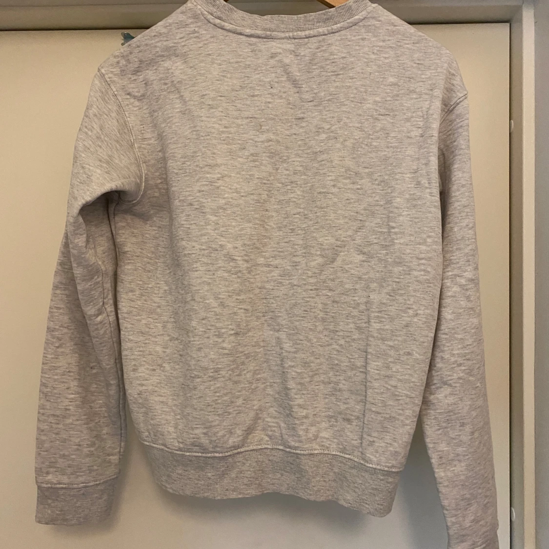 Ljusgrå sweatshirt från H&M, XS - 1