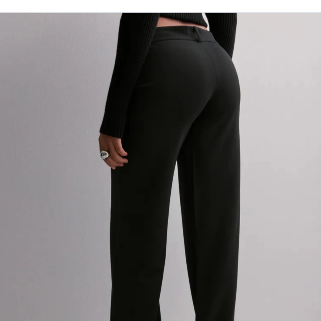 Svarta kostymbyxor rak modell  - 2
