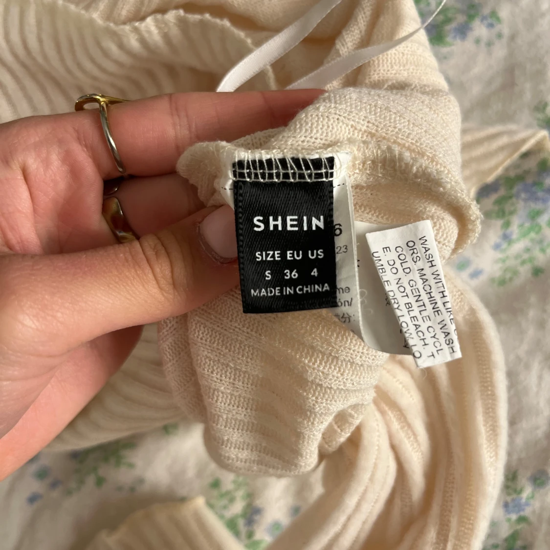 Offshoulder ribbad topp  - 1