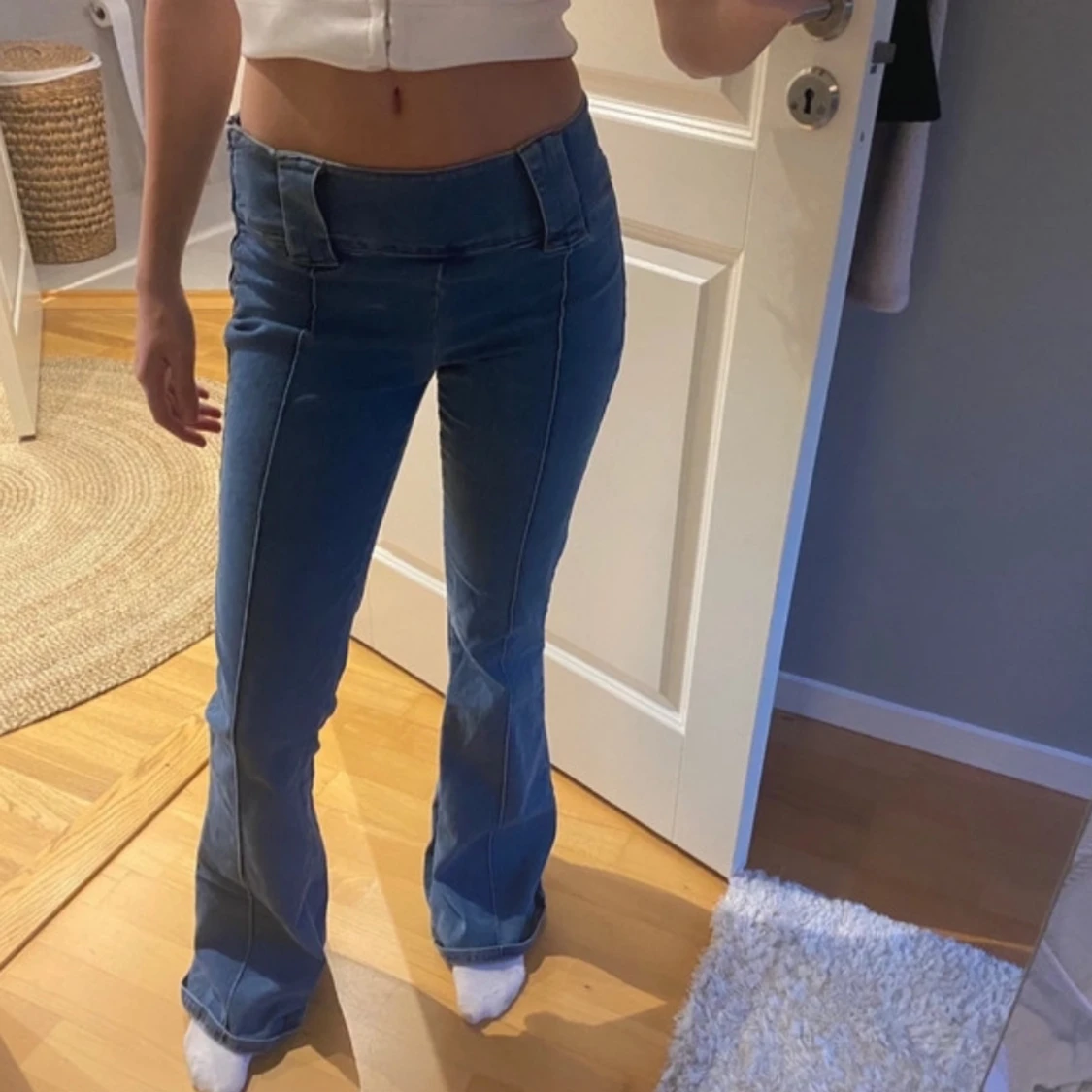 Blå bootcut jeans med låg midja - 3