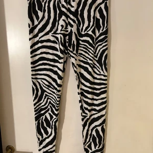 Tights XL - Helt nya tights i storlek XL. Material i viskostrikå.