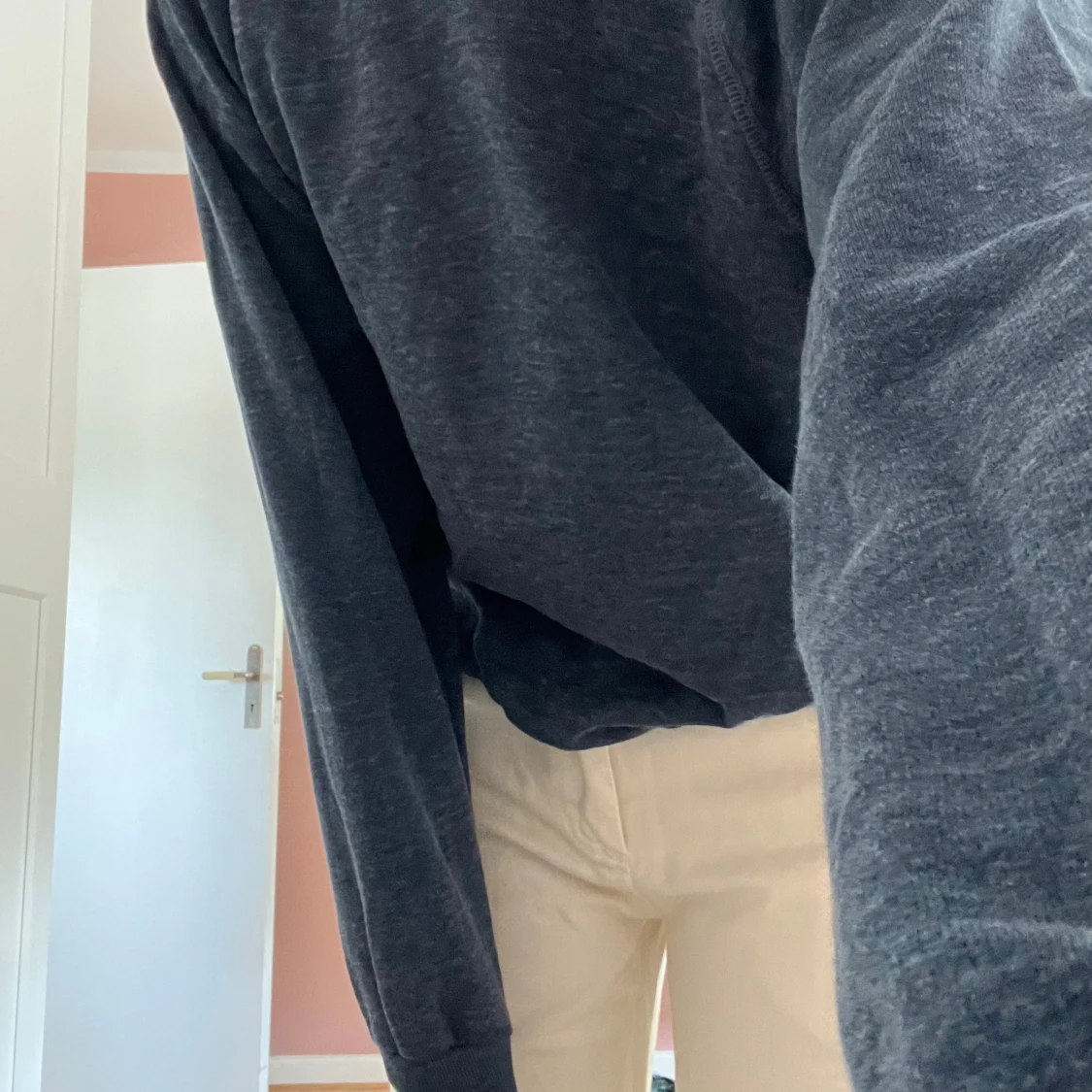 Mörkblå långärmad tröja