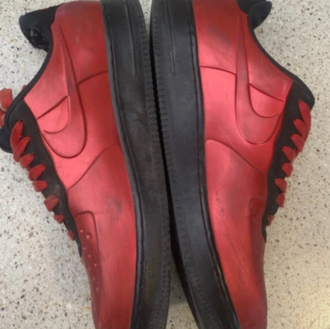 Nike Air Force 1 custom röd/svart - 1