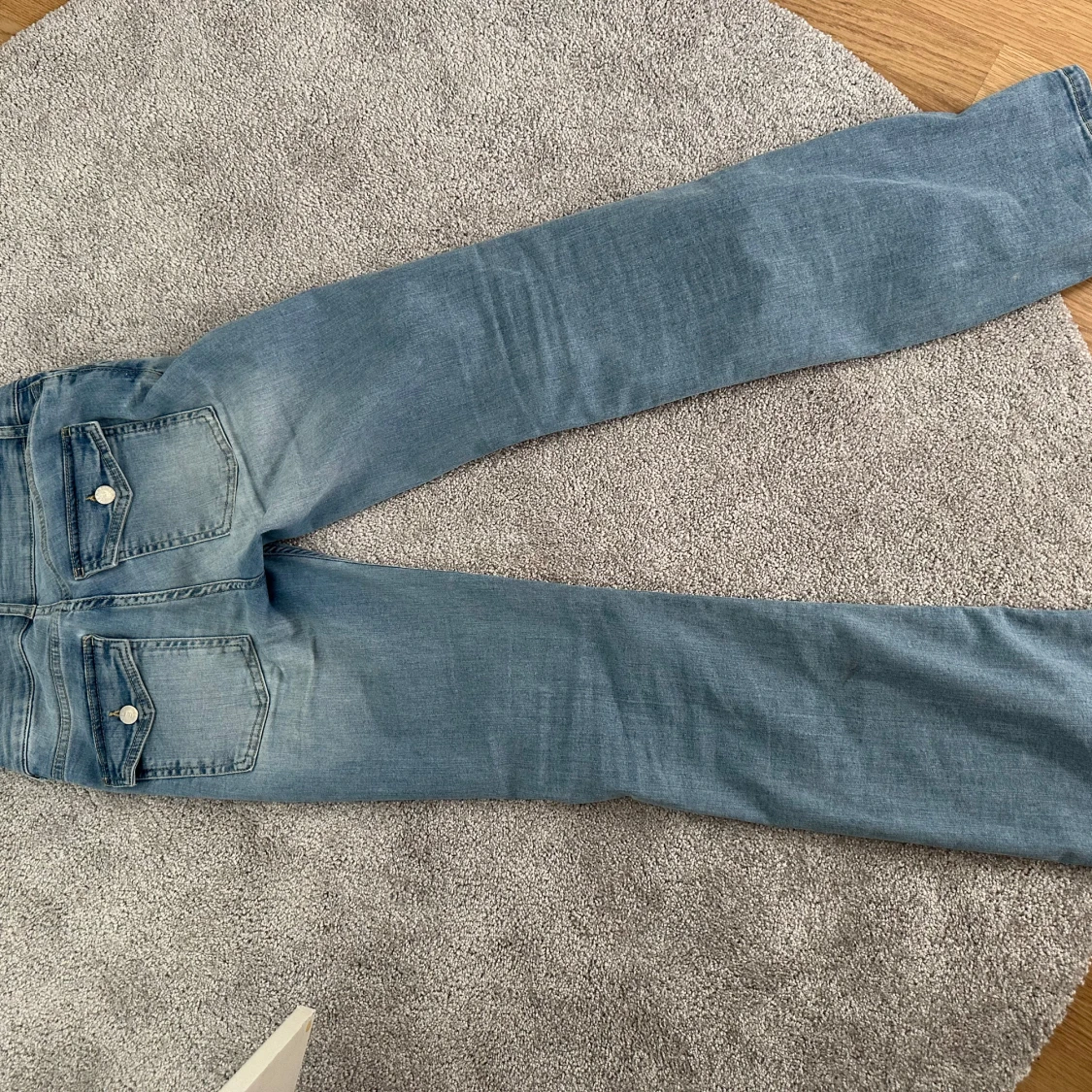 Ljusblå bootcut jeans  - 3