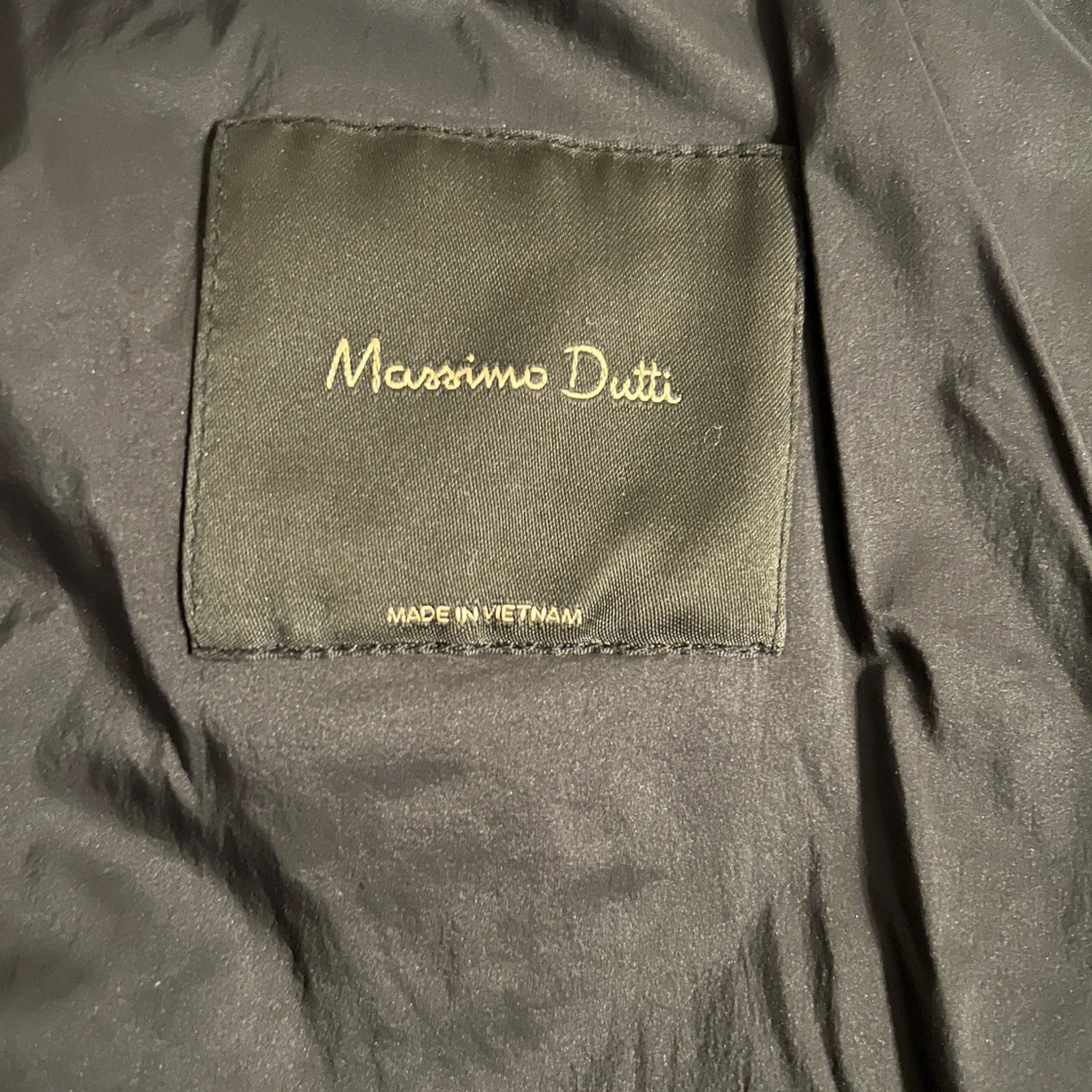 Svart pufferjacka från Massimo Dutti - 3