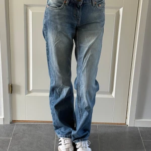 Straight leg jeans  - Från weekday, aldrig använda. Storlek 25/32. Endast prövade för bilderna. Skriv gärna om du har frågor. (Helt nya fast ingen prislapp)