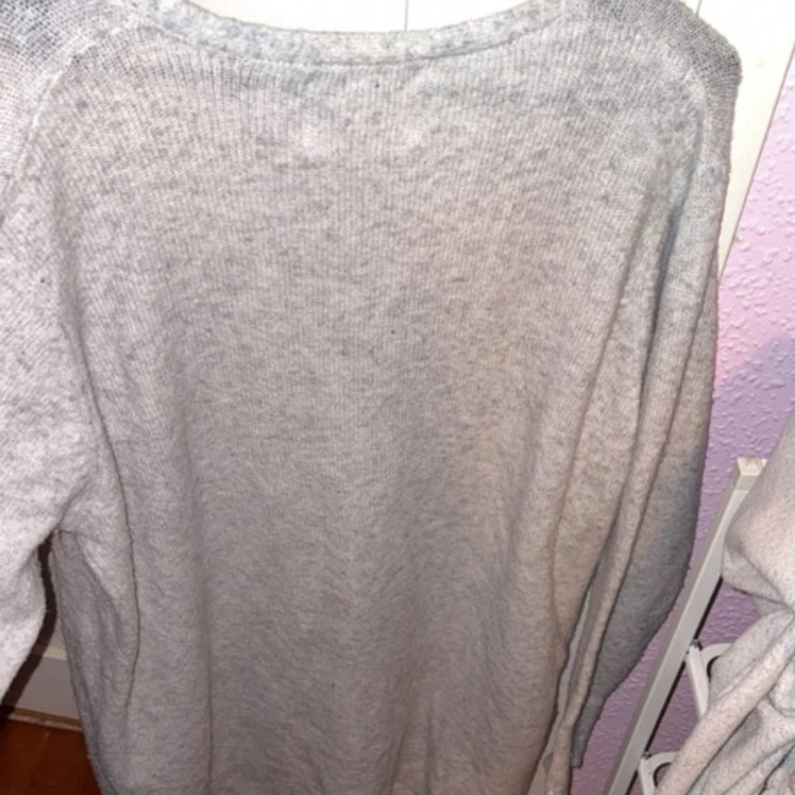 Ljusgrå stickad kofta med fickor - 1