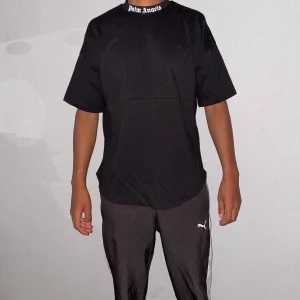 Palm angels t shirt storlek S - Storlek S. Oversized t shirt. Helt ny.fin replika med grym kvalitét. Pris: 700kr. Först till kvarn
