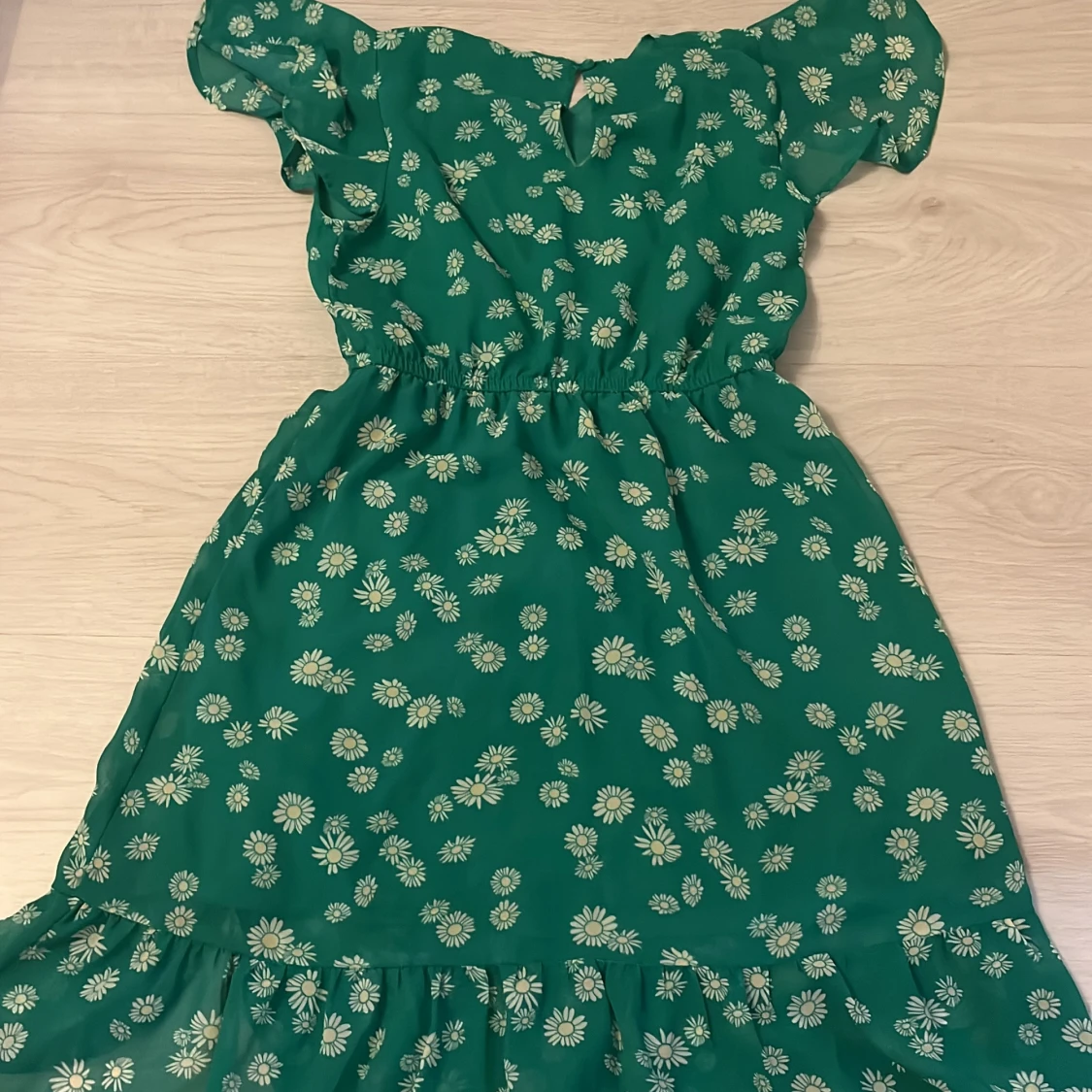 Grön blommig klänning från H&M - 1