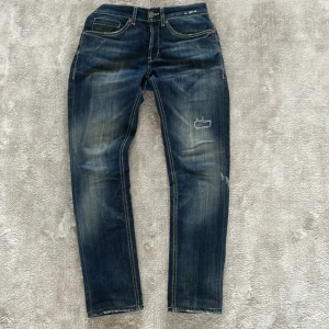 Dondup George jeans  - As feta dondup jeans med snygg design, storlek 31, skriv om du har några frågor!