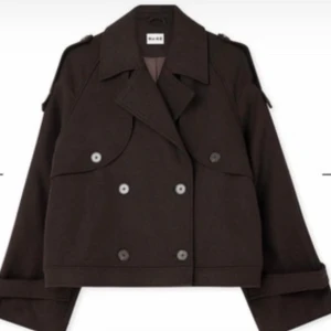 Brun kort skepparkavaj  - Jacka från nakd