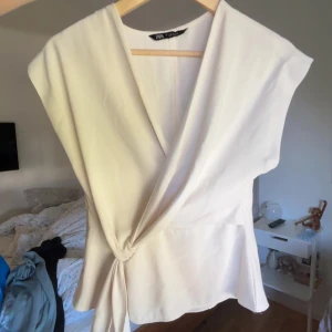 Zara blus - Storlek S, sparsamt använd
