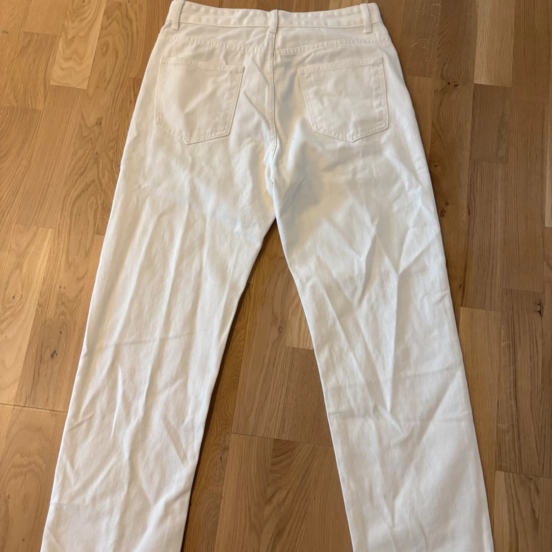 Vita raka jeansbyxor - 1