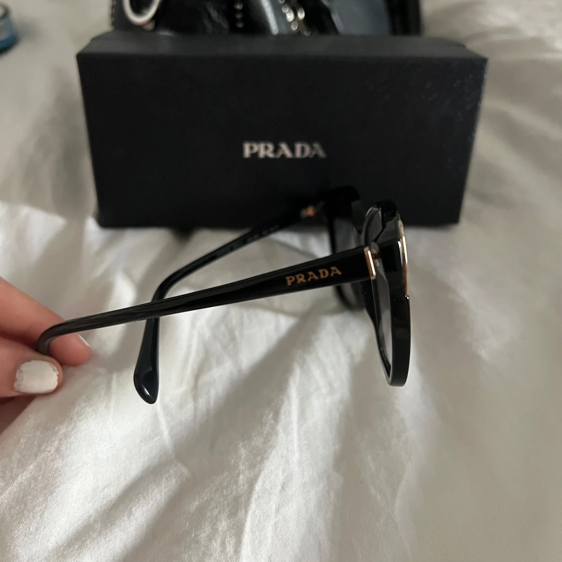 Svarta solglasögon från Prada - 1