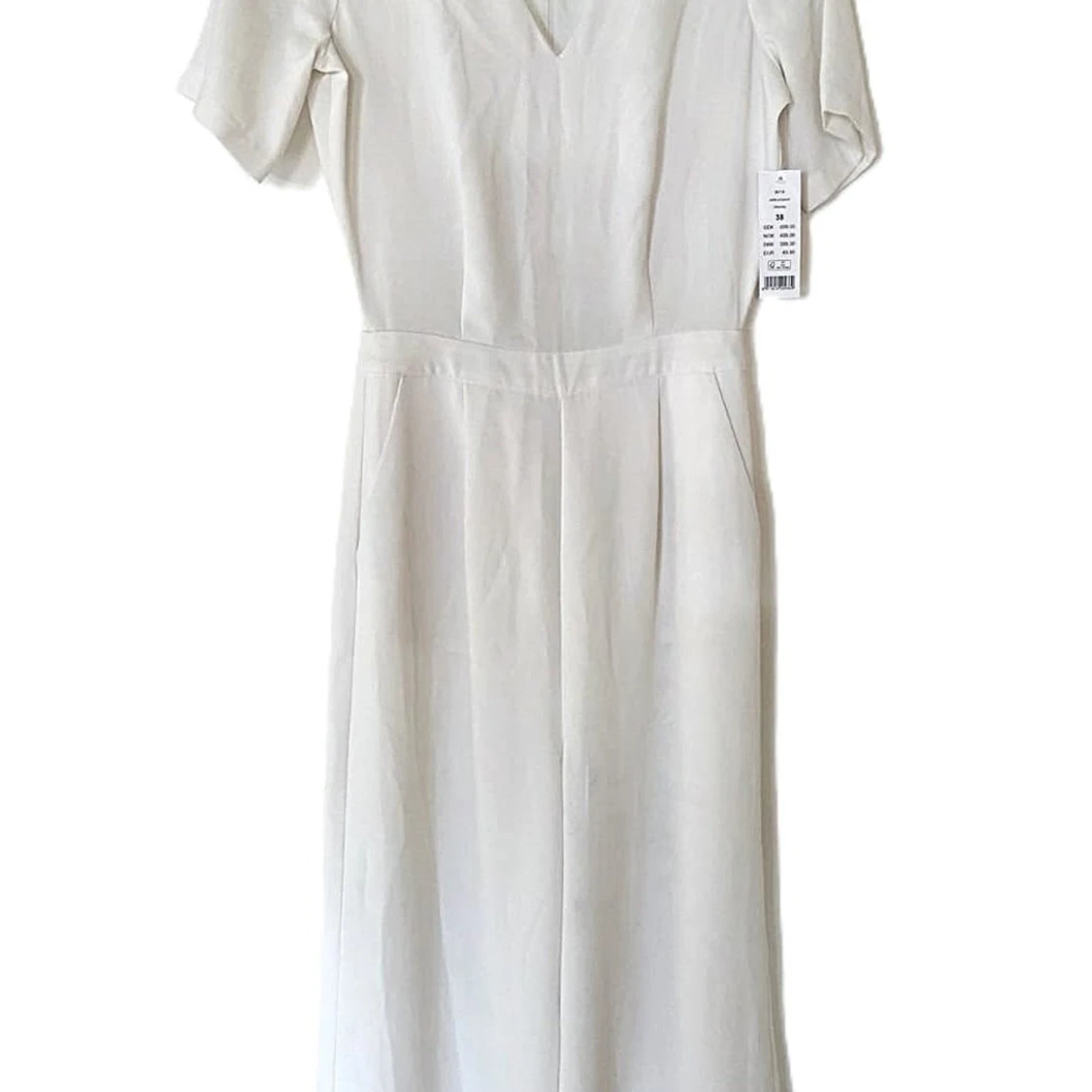 Oanvänd Jumpsuit Gina Tricot vit Ny prislapp strl 38 / M byxdress mode fest