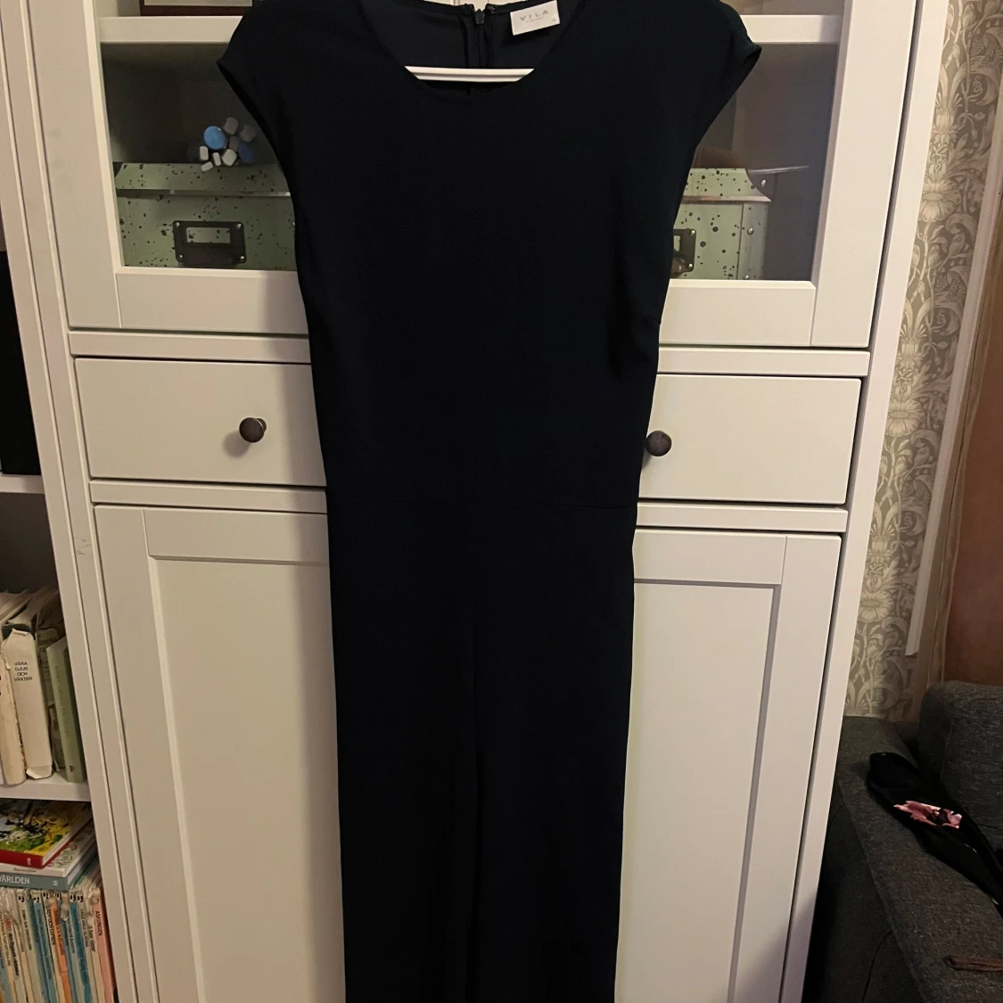 Mörkblå långklänning från Vila