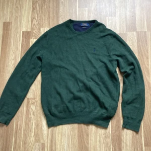 Polo Ralph lauren stickad tröja  - Bra skick, inte använd så mycket, 