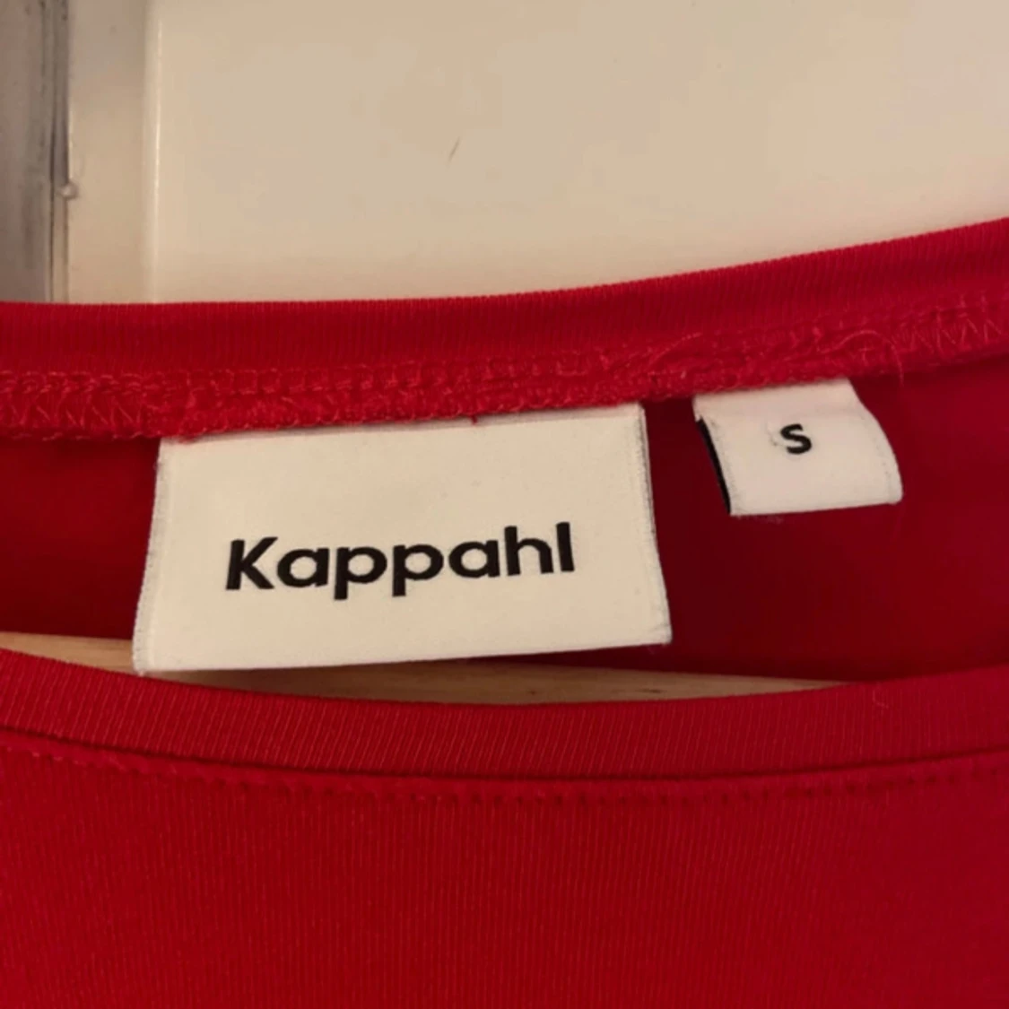 Röd långärmad tröja från Kappahl  - 1