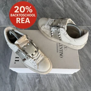 Valentino Open skor  - REA! - Valentino Open - Skick: Bra skick - Storlek 36, passar även 36,5 - Tillbehör: Två Valentino dustbags - Nypris: 6000kr - TrendWardrobe
