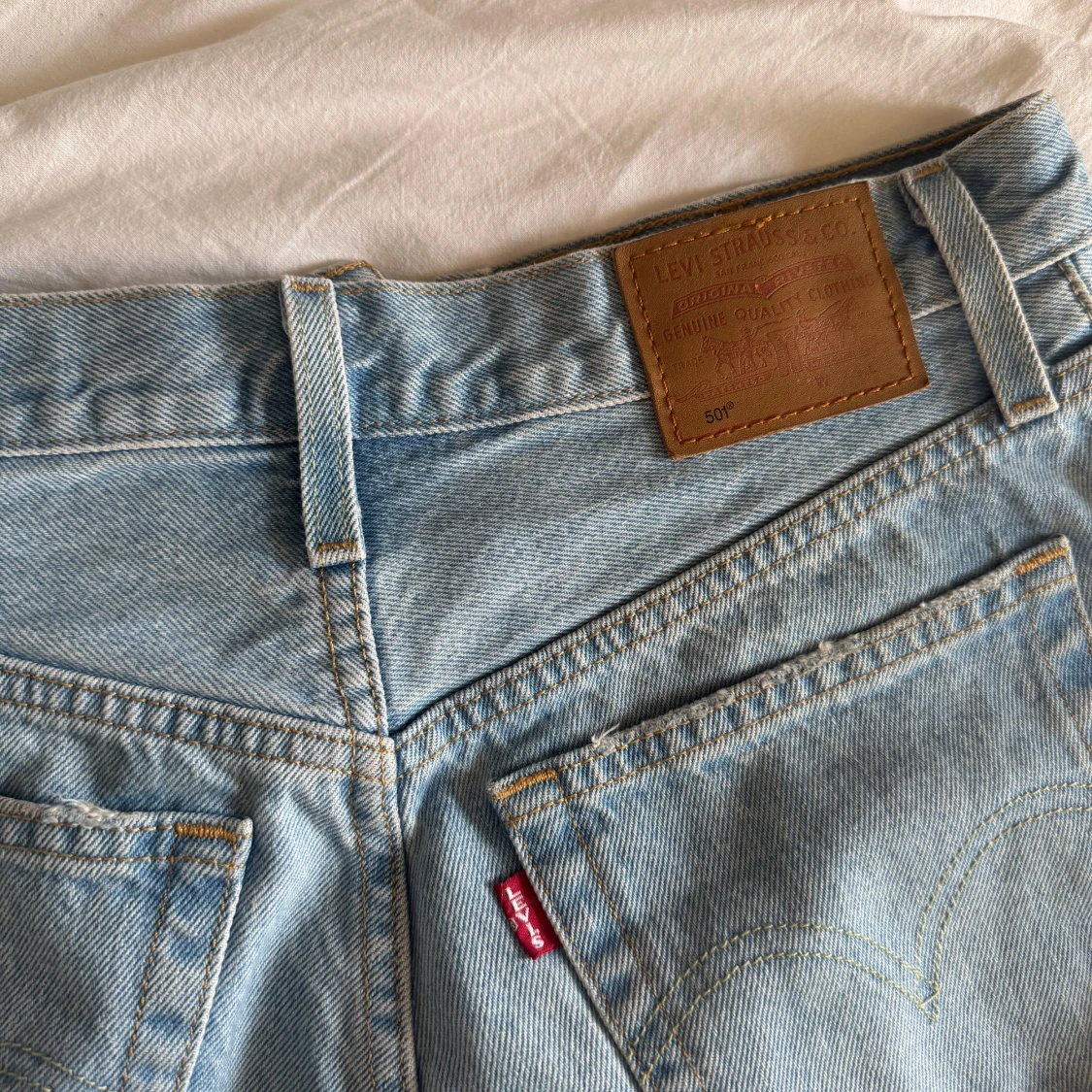 Levi's ljusblå jeansshorts 501 - 2