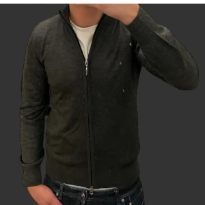 Merinoull kofta - Kofta - Merinoull - Storlek Small- Mycket bra skick, inga defekter alls - Perfekt i alla väder - Mitt pris: 499kr - hör av dig vid funderingar 💫