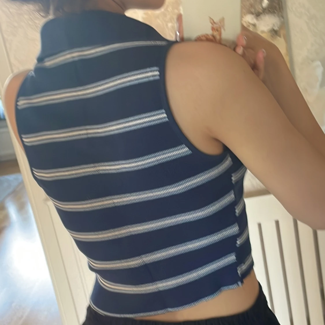 Marinblå randig croppad linnetopp BDG - 2