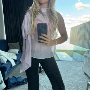 Lila silkes blus  - Lila silkes blus från hm storlek xs