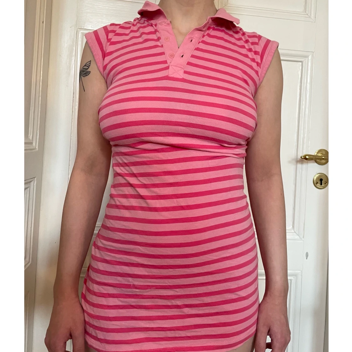 Rosa och ljusrosa randig kortklänning