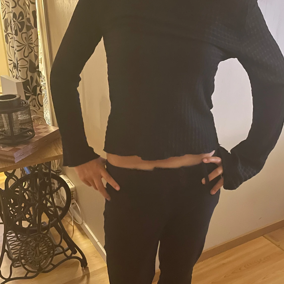 Svart croppad ribbad tröja Lager 157