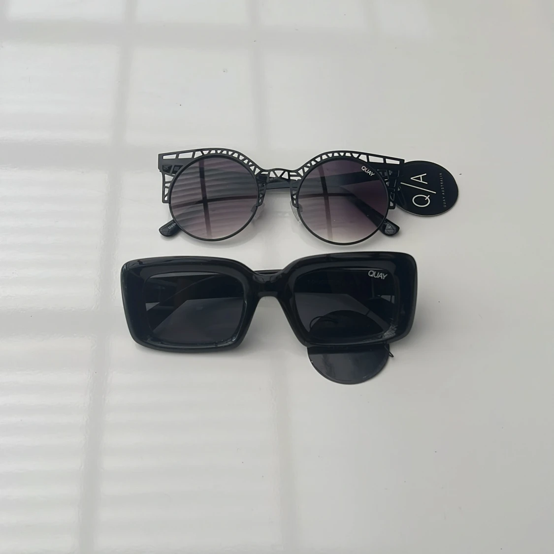 Solglasögon från Quay Australia
