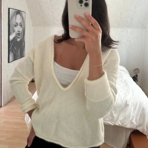 Tröja  - Fin tröja som knappt är använd från Nakd 