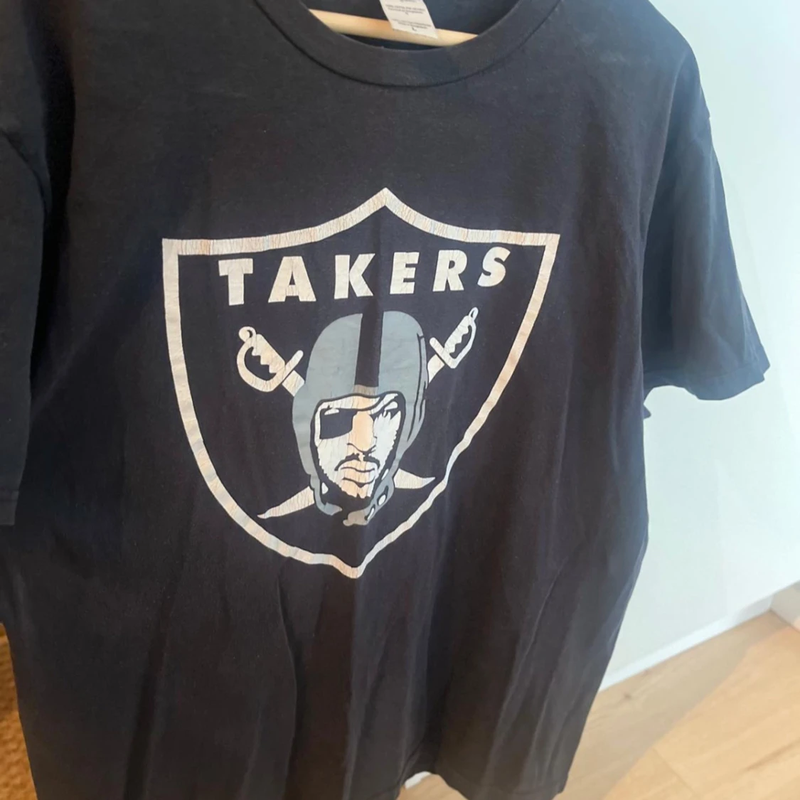 Svart Takers t-shirt med tryck