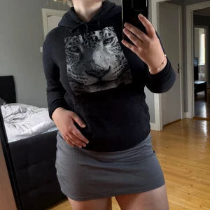 The Cool Elephant hoodie - Hoodie i storlek S från The Cool Elephant. I fint skick.