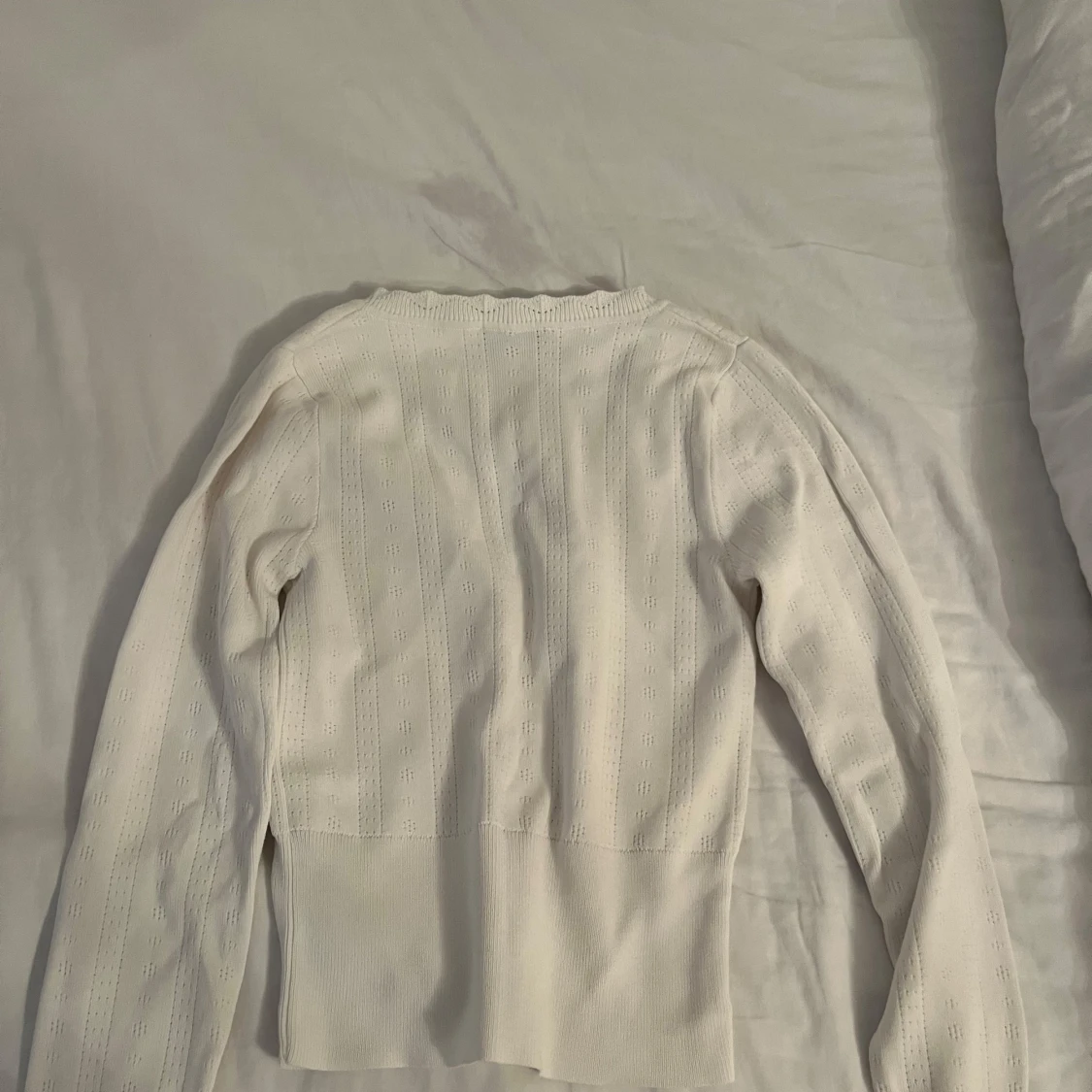 Vit stickad topp med knappar från Zara - 3